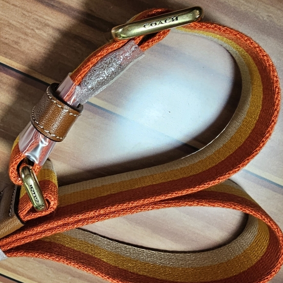 Coach Bag In Signature Textile Jacquard With Mickey Mouse & Friends Disney X NWT - Picture 4 of 14